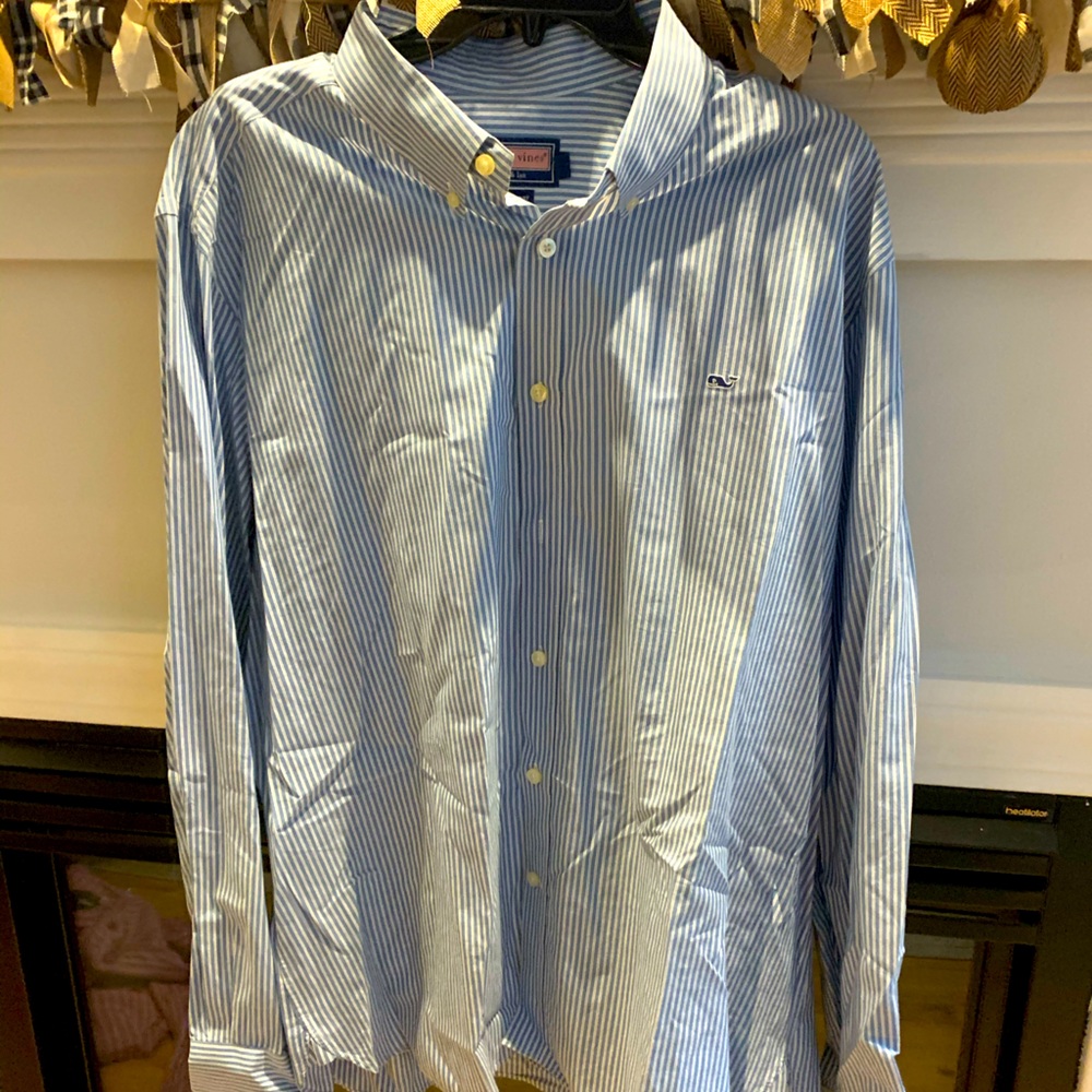 Never worn vineyard vines long sleeve dress shirt